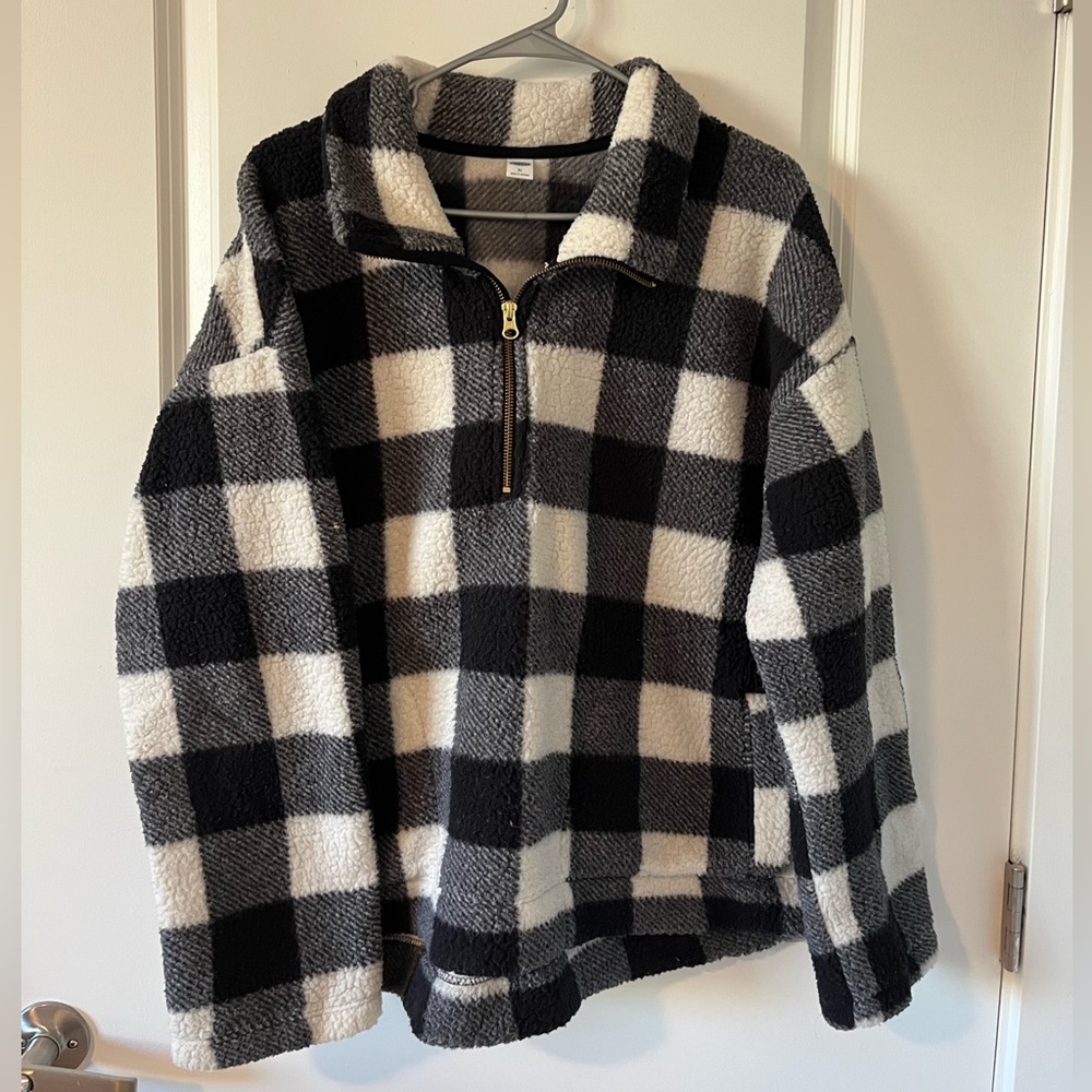 Old Navy Black & White Gingham Zip Sweater